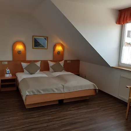 Land-gut-hotel Seeblick 3*